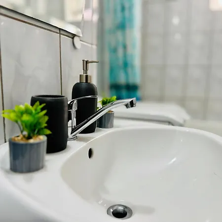 Sholiday 1 Bedroom Balcony &free Parking 公寓