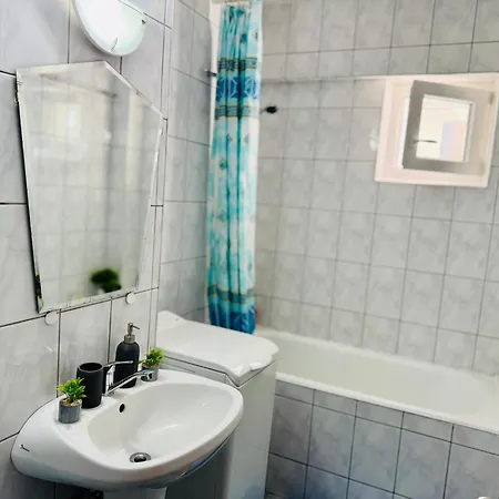 Sholiday 1 Bedroom Balcony &free Parking *